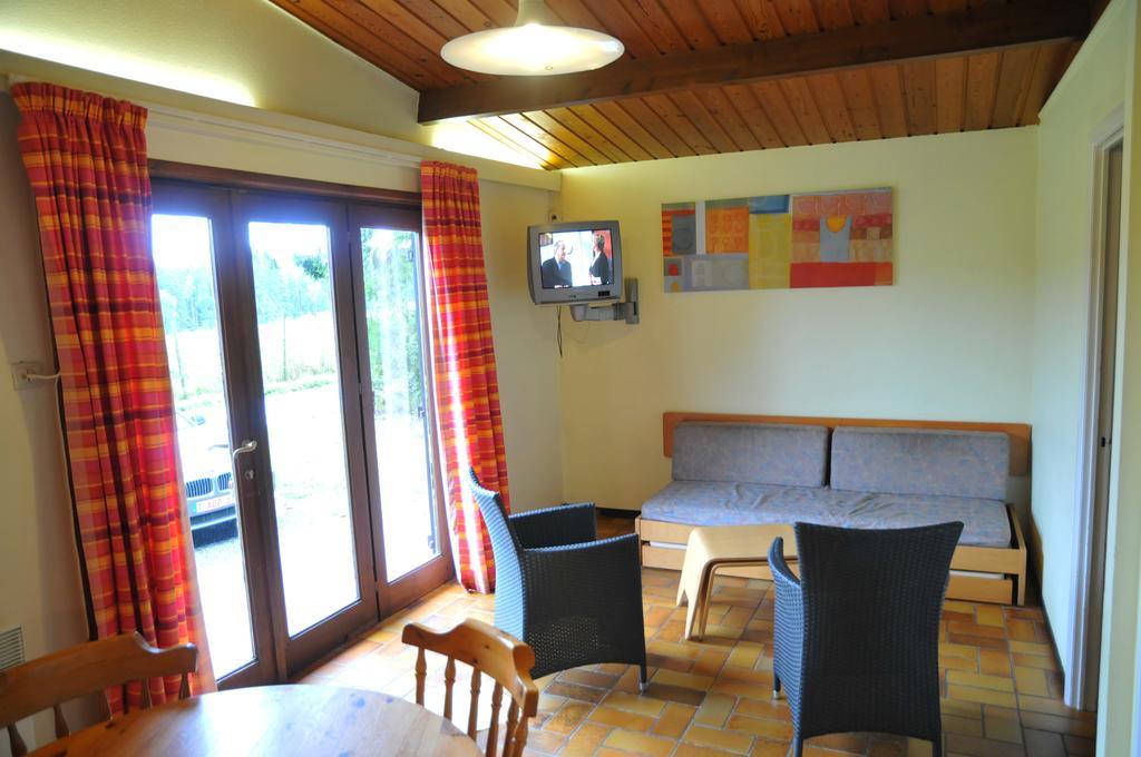 Village De Vacances De Vencimont Voneche Room photo